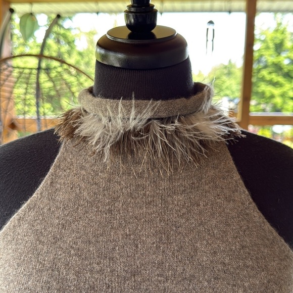 Allude | Sleeveless Cashmere Tunic/ Sweater - Picture 3 of 8